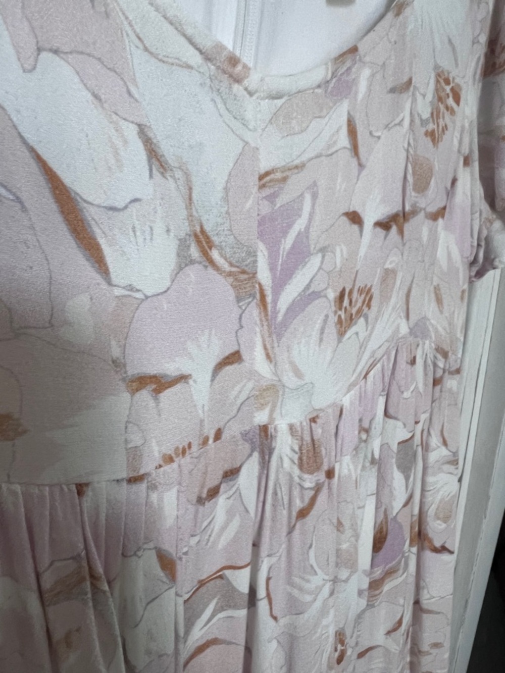 Saltwater Luxe Floral V-Neck Dress - Picture 5 of 11